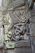 Angkor - Banteay Samre, figurines decorating the buildings of the inner enclosure courtyard.